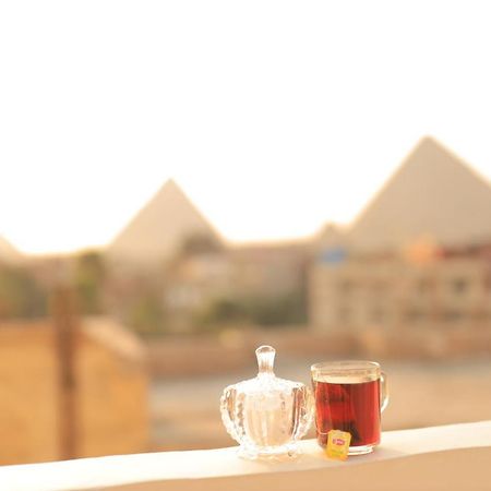 Magic Golden Pyramids View Hotel Kafret el-Gabal Exterior foto