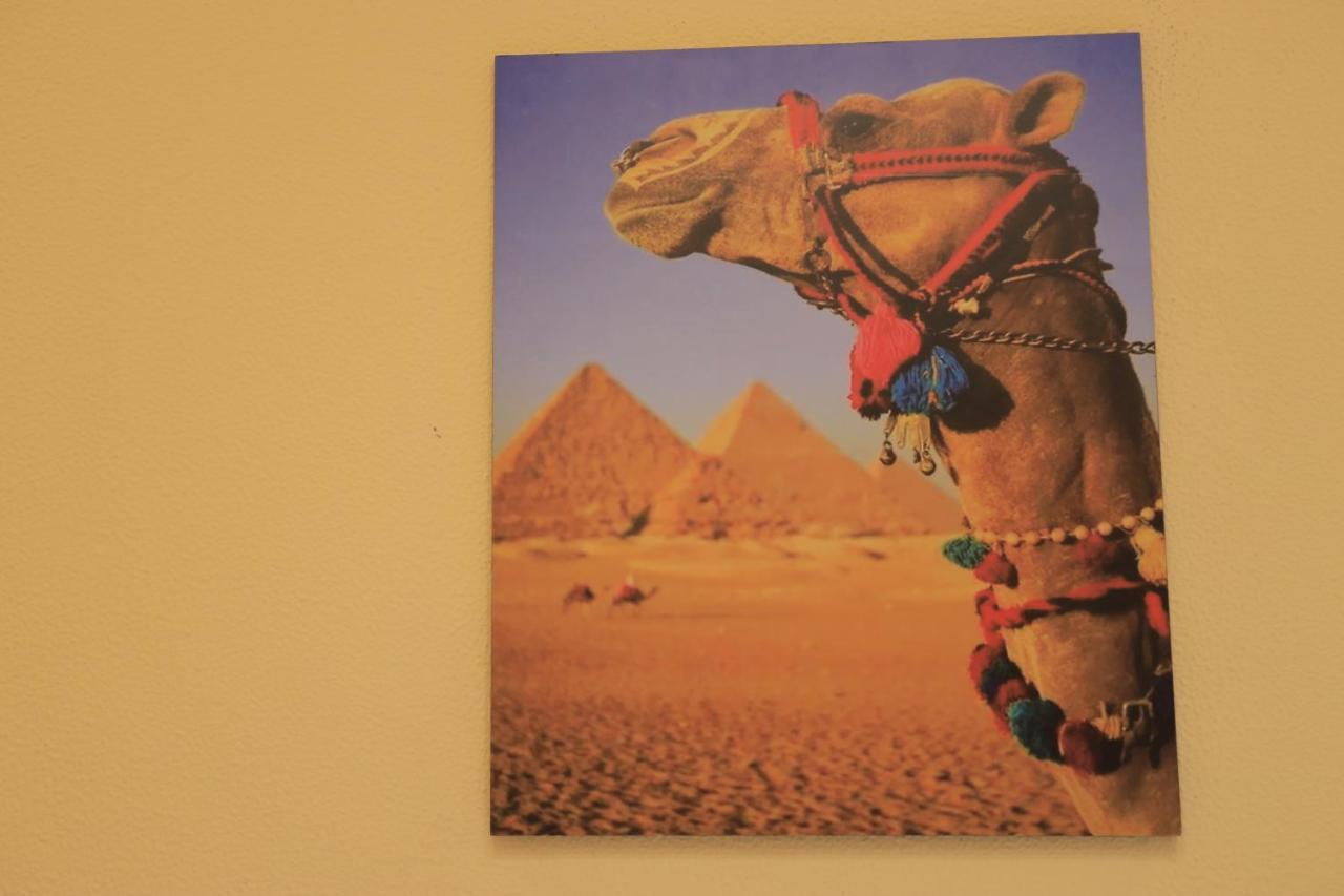 Magic Golden Pyramids View Hotel Kafret el-Gabal Exterior foto