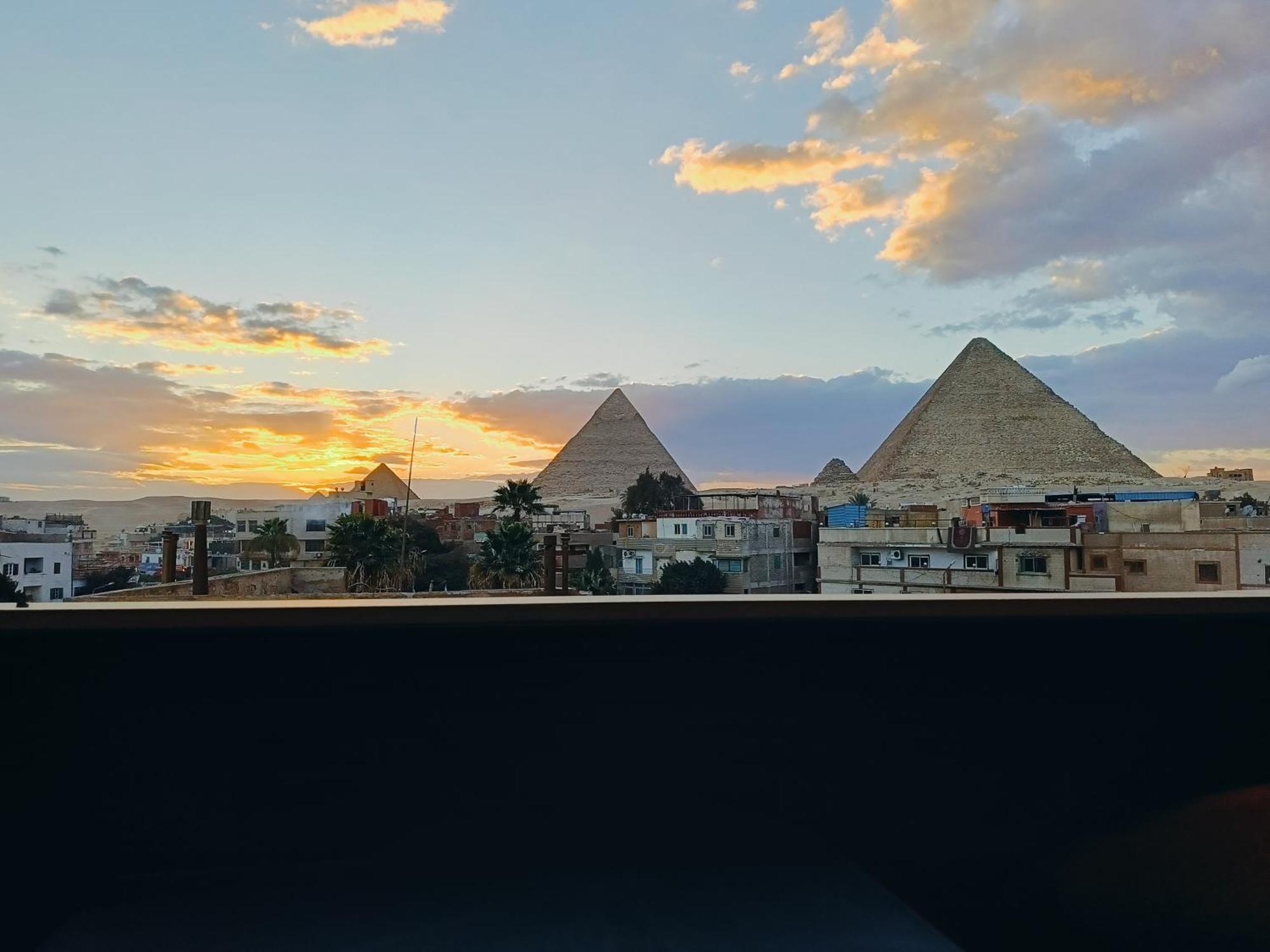 Magic Golden Pyramids View Hotel Kafret el-Gabal Exterior foto
