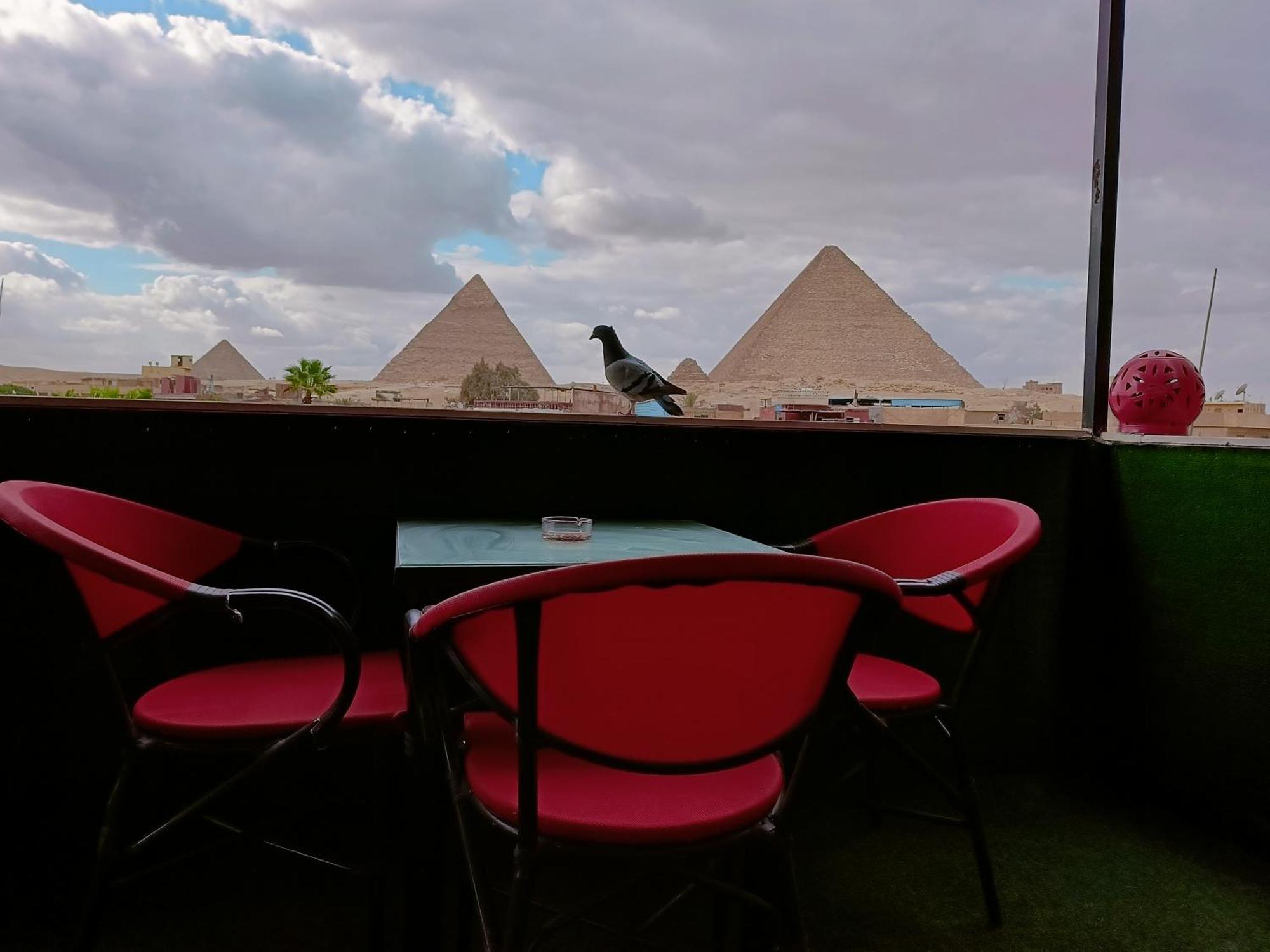 Magic Golden Pyramids View Hotel Kafret el-Gabal Exterior foto