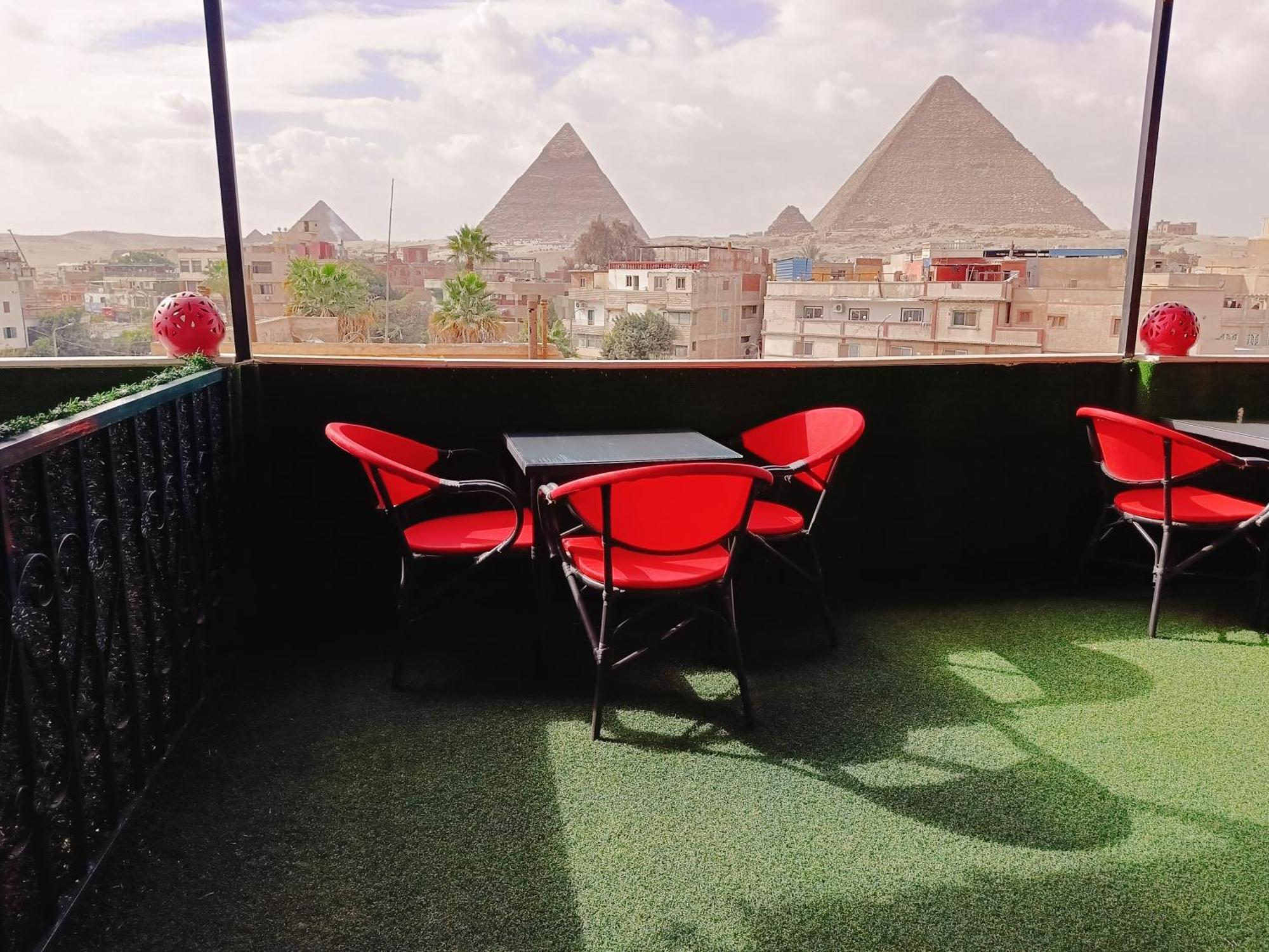 Magic Golden Pyramids View Hotel Kafret el-Gabal Exterior foto
