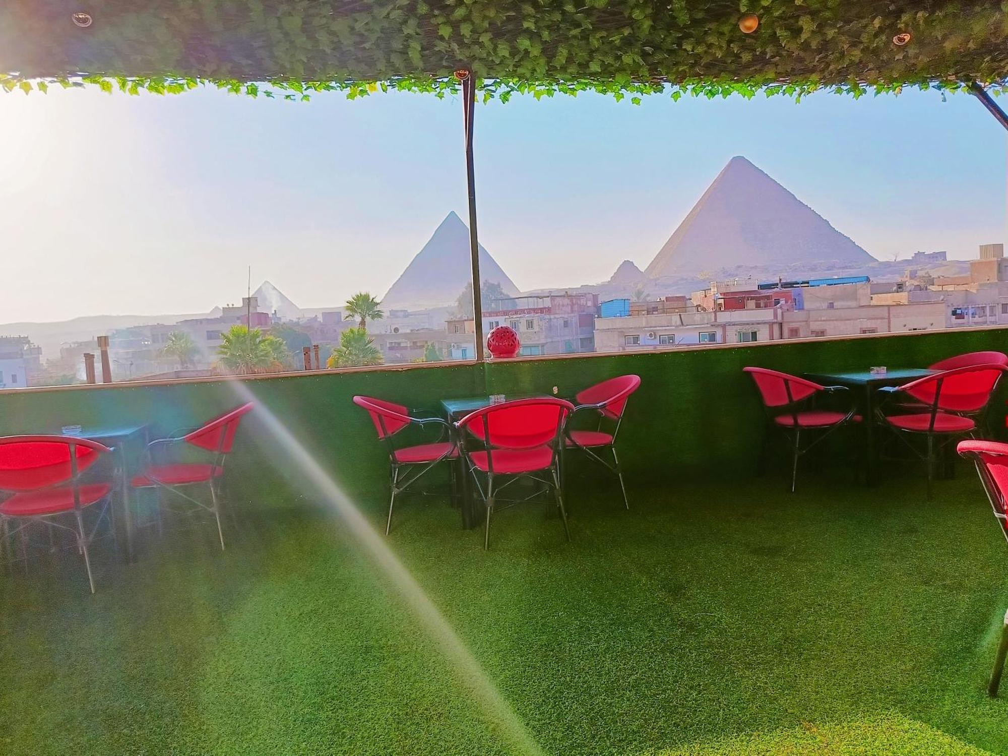 Magic Golden Pyramids View Hotel Kafret el-Gabal Exterior foto
