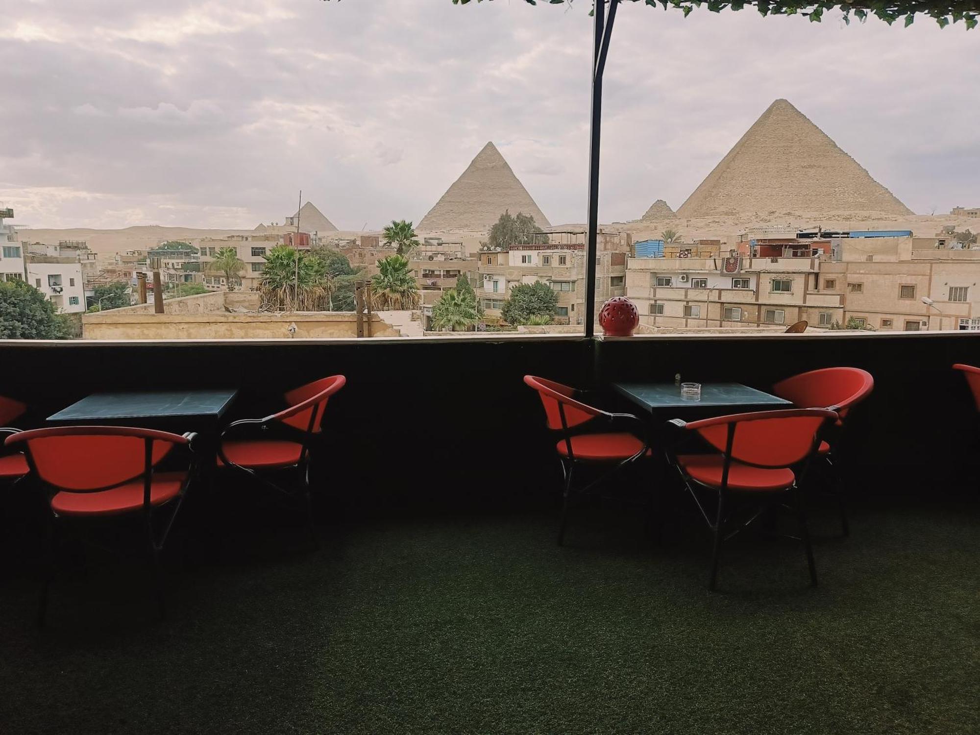 Magic Golden Pyramids View Hotel Kafret el-Gabal Exterior foto
