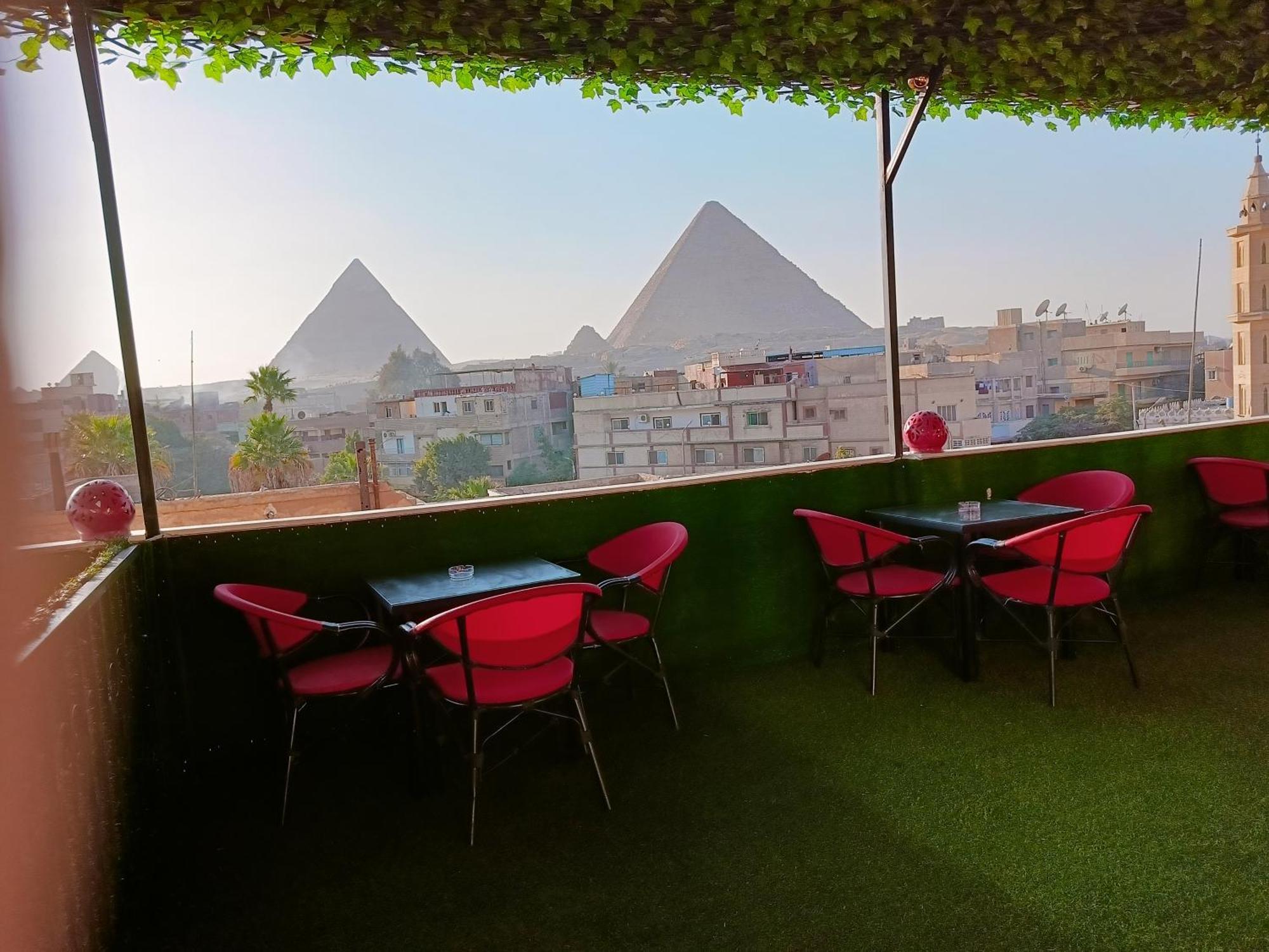 Magic Golden Pyramids View Hotel Kafret el-Gabal Exterior foto