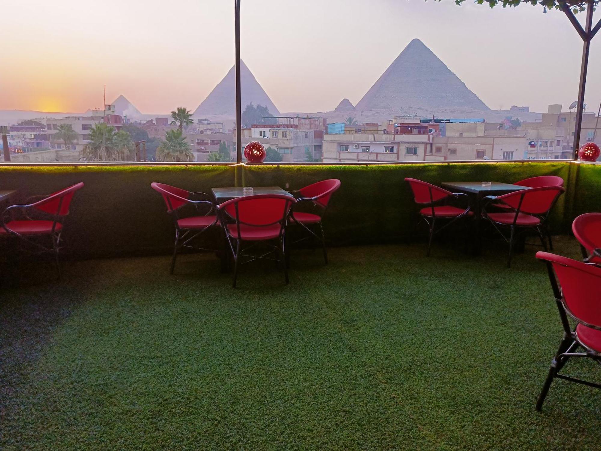 Magic Golden Pyramids View Hotel Kafret el-Gabal Exterior foto