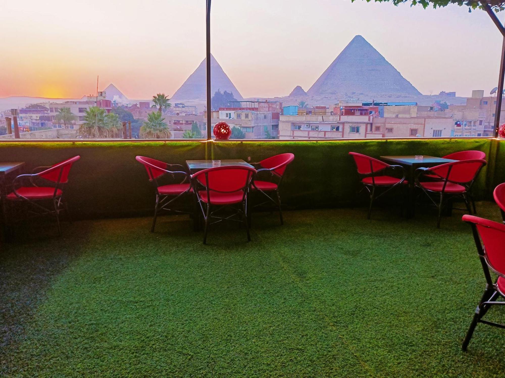 Magic Golden Pyramids View Hotel Kafret el-Gabal Exterior foto