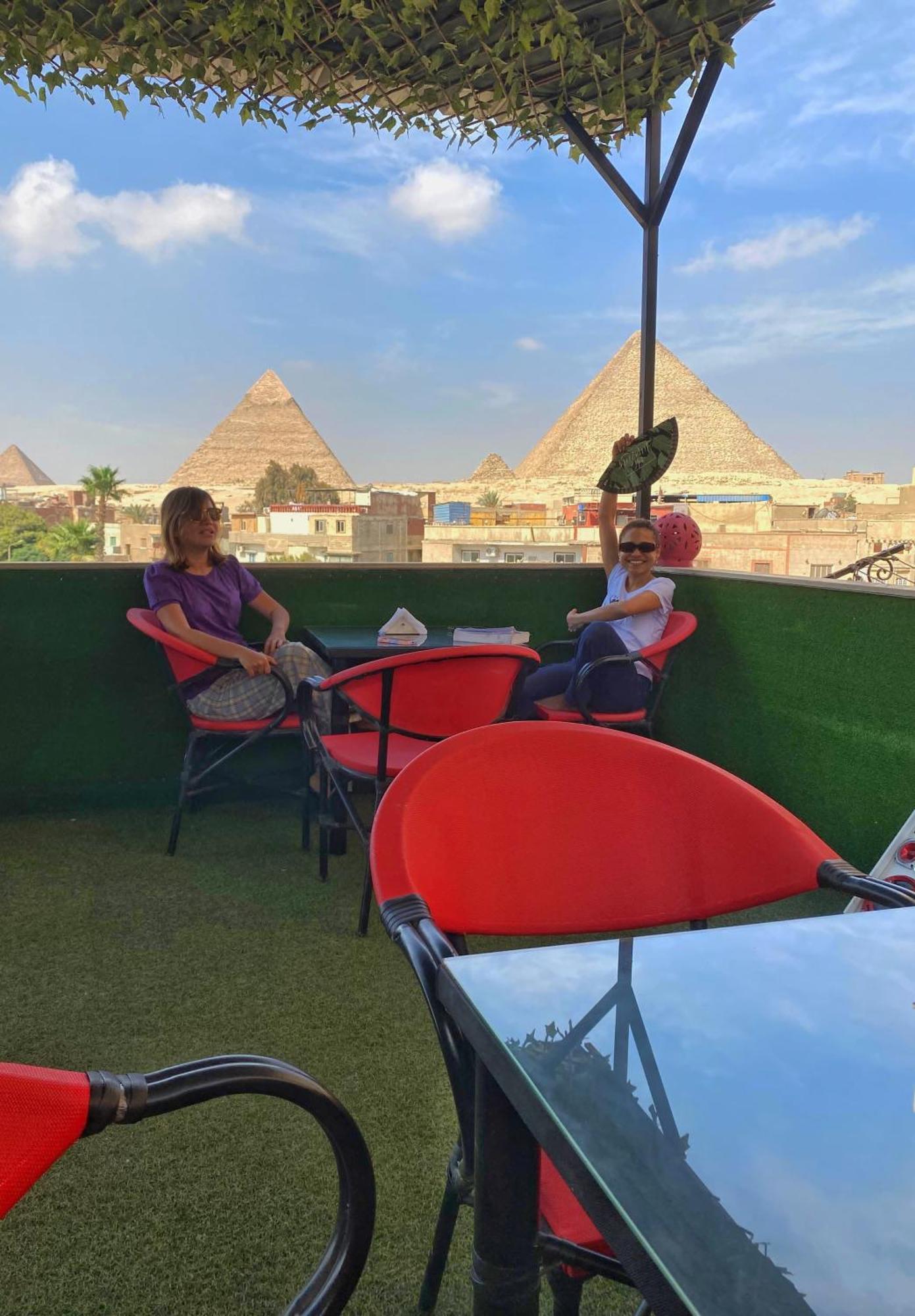 Magic Golden Pyramids View Hotel Kafret el-Gabal Exterior foto