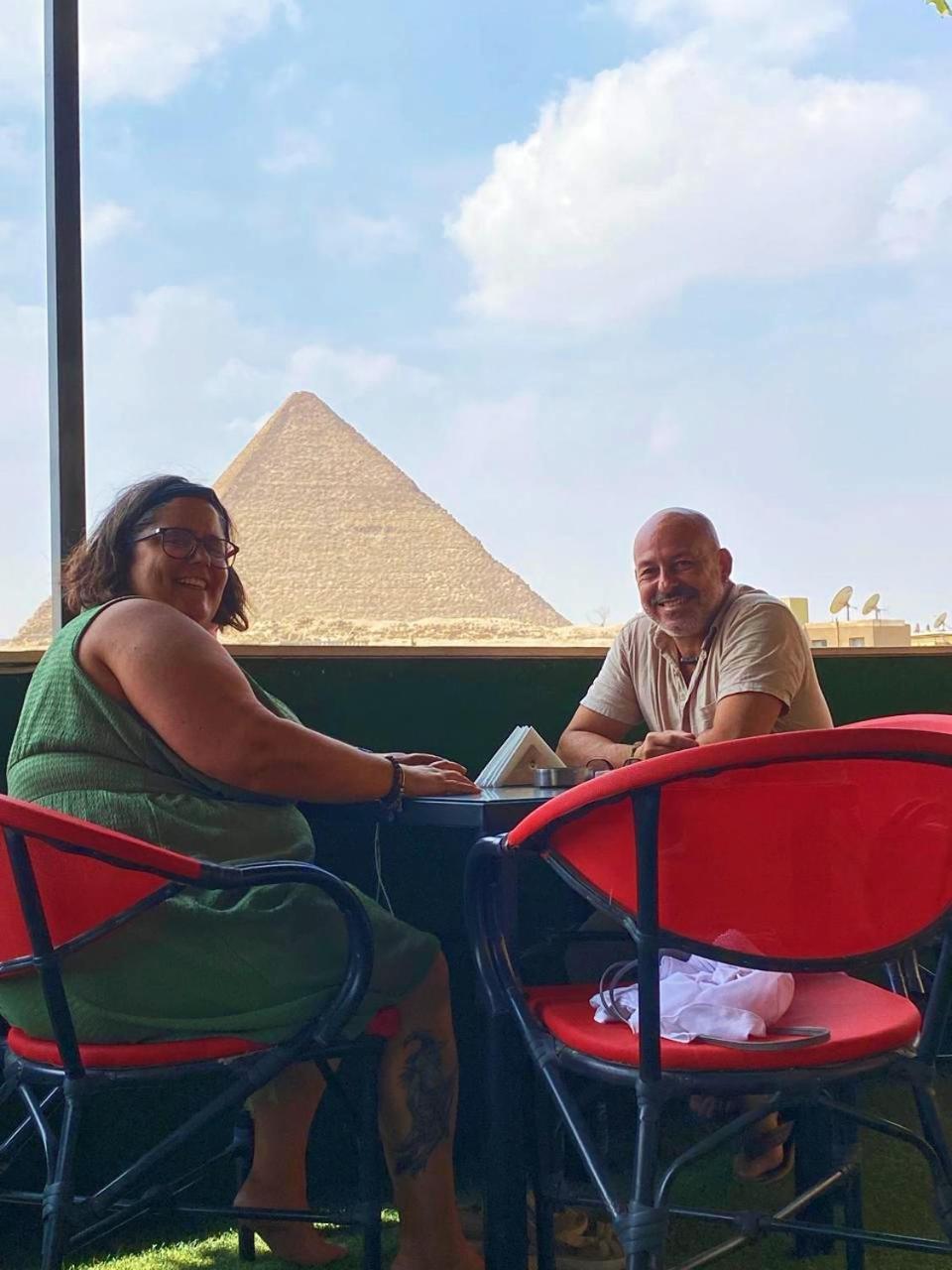 Magic Golden Pyramids View Hotel Kafret el-Gabal Exterior foto