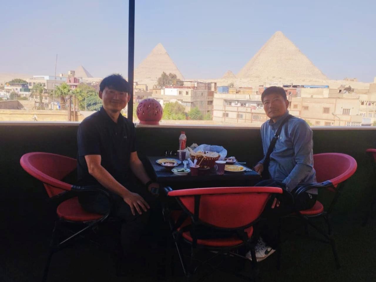 Magic Golden Pyramids View Hotel Kafret el-Gabal Exterior foto