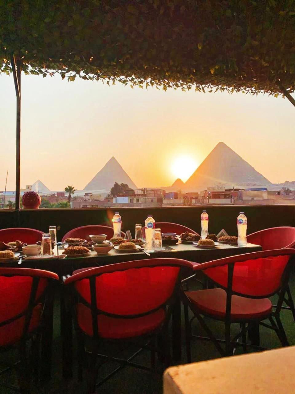 Magic Golden Pyramids View Hotel Kafret el-Gabal Exterior foto